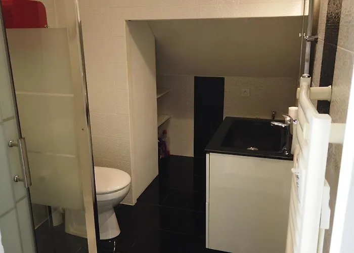 Cosy à Quelques Mètres De La *