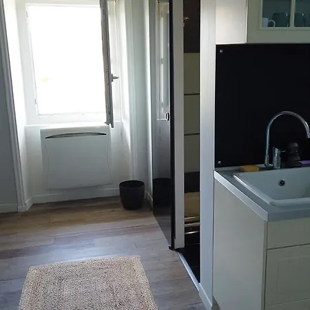 Cosy A Quelques Metres De La アパート ポミシェ