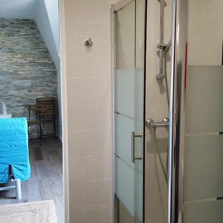 アパート Cosy A Quelques Metres De La ポミシェ